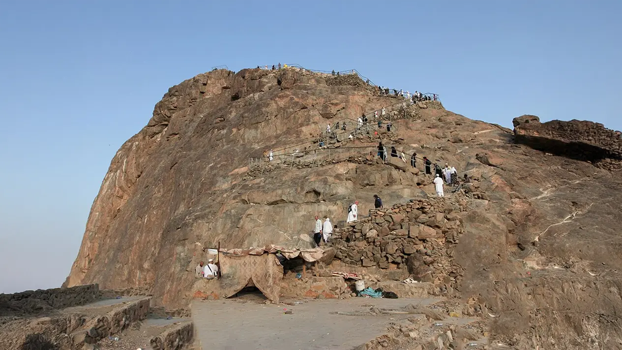 Mengunjungi Gua Hira di Jabal Nur, Tempat Nabi Muhammad SAW Menerima Wahyu Pertama